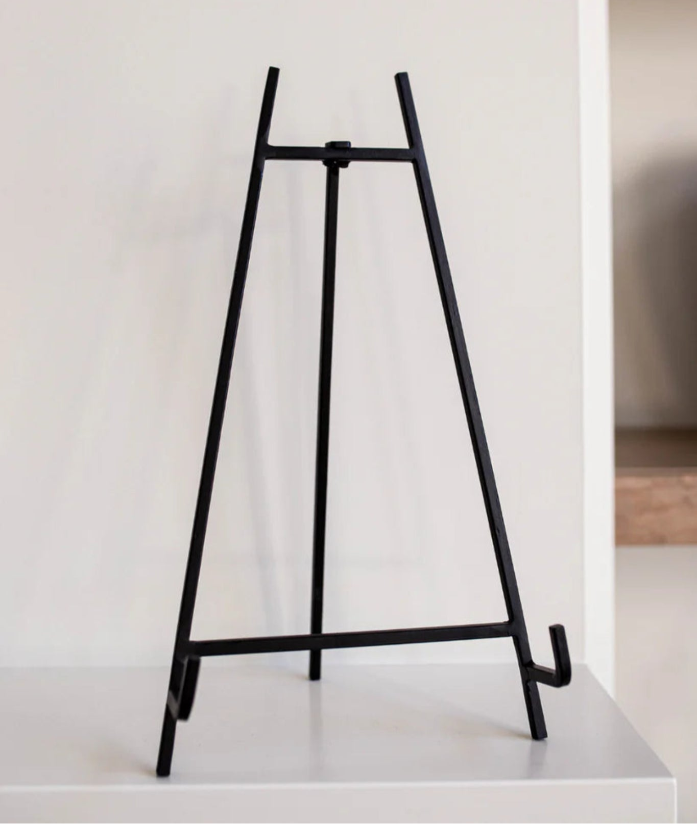 Black Art Easel