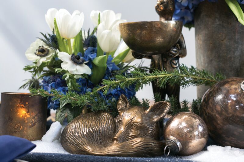 Sleepy Eloise Figurine- 7.5"x 4"